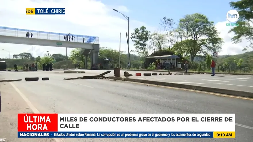 Se mantiene cierre en la vía Interamericana en Tole