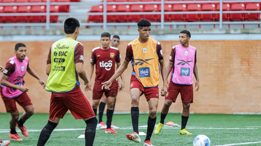 Jugadores de la Selección Sub-20 de Panamá entrena para los Juegos Deportivos Centroamericanos 2025