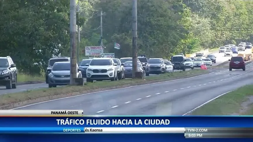 Miles de personas retornan a la ciudad capital tras fiestas de fin de año