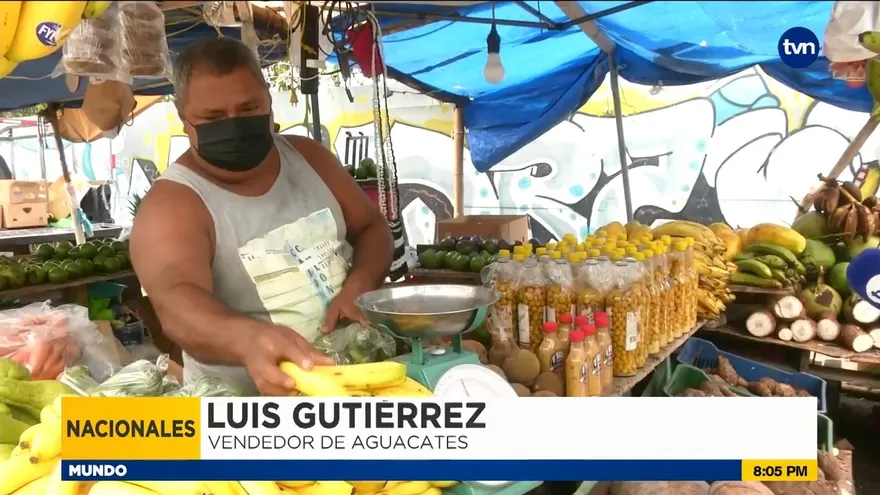 Vendedores tratan de sobrevivir en la Tumba Muerto