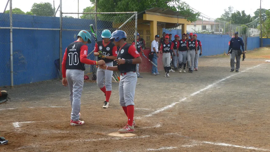 Coclé sonó los bates ante Darién en el Nacional Intermedio