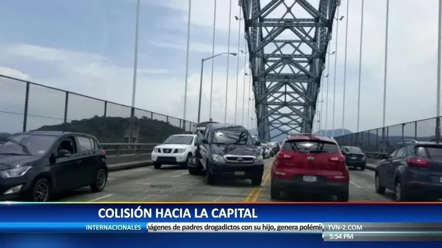 Colisión múltiple en el Puente de las Américas generó congestionamiento vehicular