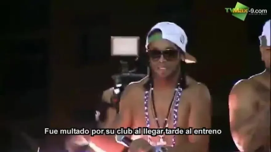 Ronaldinho disfruta del carnaval
