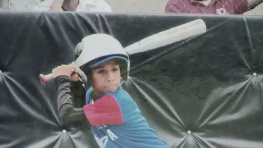 Homenaje al pequeño beisbolista José Javier Jaén