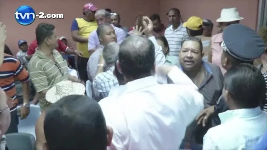 Residentes de Aguadulce molestos por mal estado de las calles