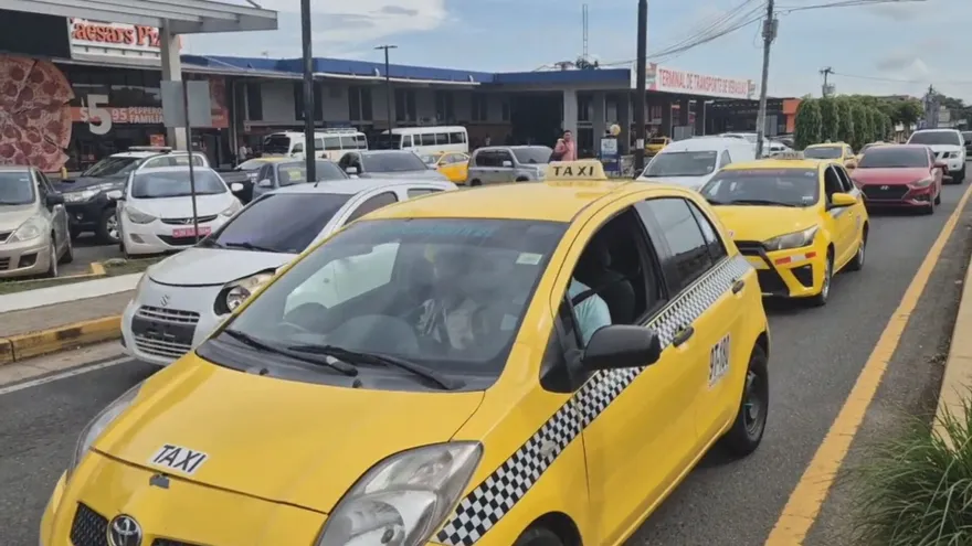 Taxista recibe golpiza en plena vía pública en Veraguas; piden tolerancia