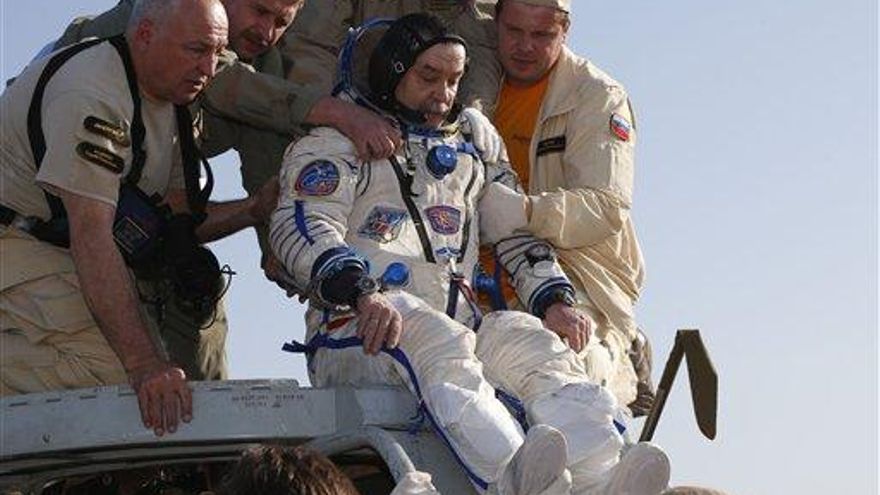 Tras pasar medio año en el espacio vuelven a Tierra