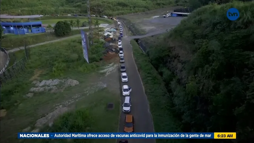 Siguen las largas filas para hisoparse en el Rod Carew