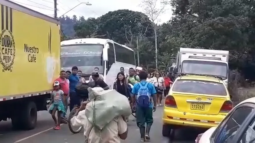 Continúan protestas en Bocas del Toro, residentes exigen construcción de un hospital