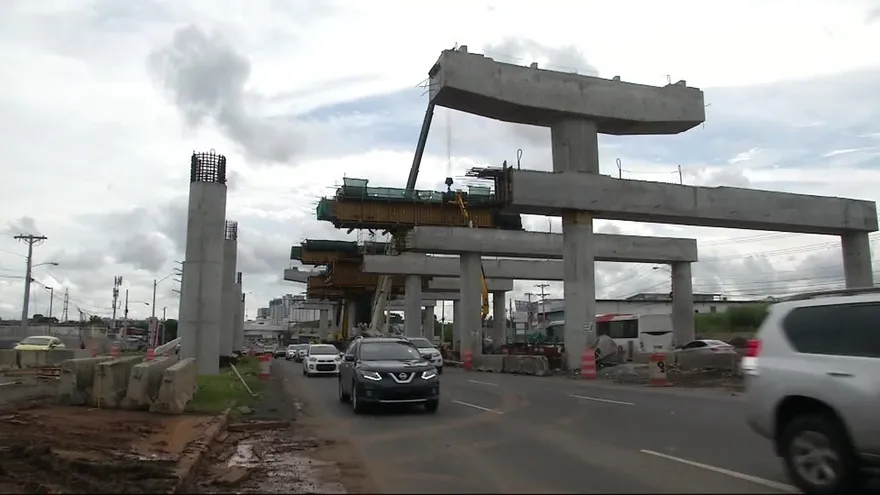 Anuncian desvíos en la vía Domingo Díaz por trabajos de Línea 2 del Metro