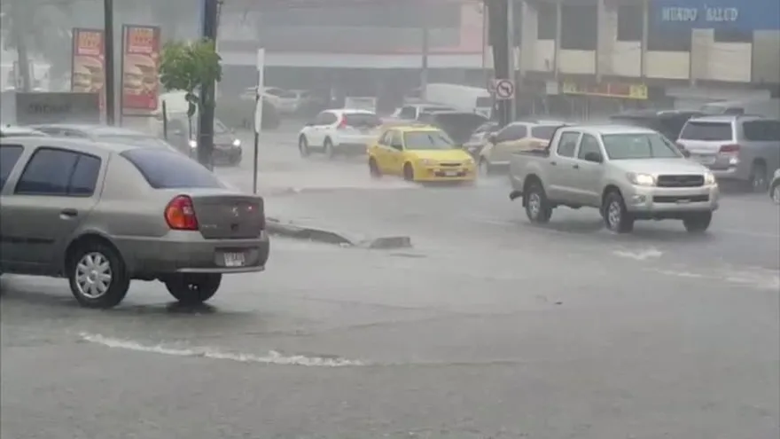 Navarro y 'Popi' Varela enfrentados en Twitter por inundaciones