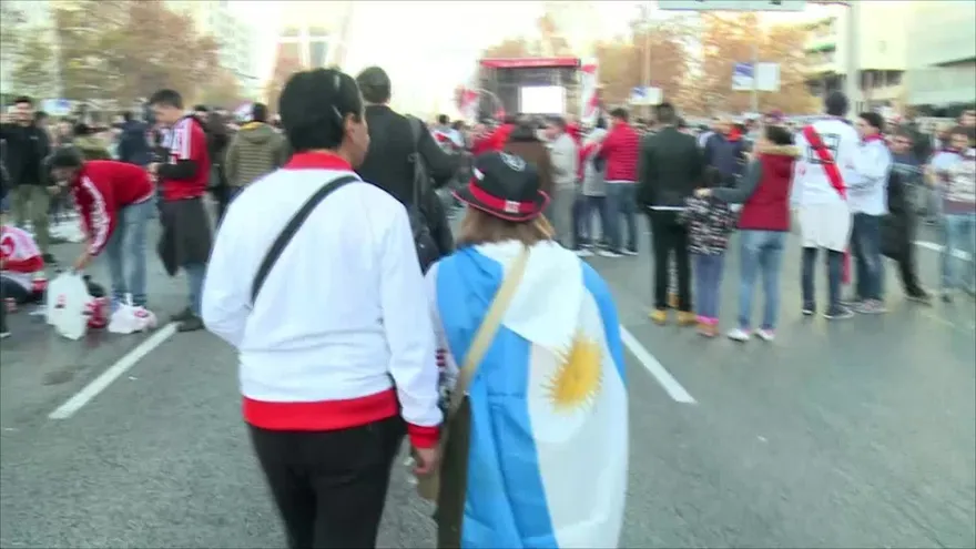 Los fanáticos de River Plate y Boca Juniors, que se apoderaron de Madrid