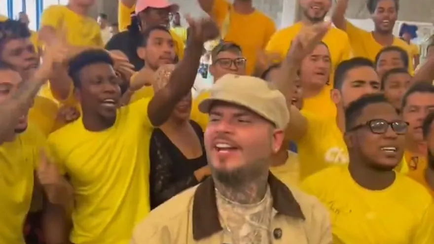 Farruko en la Nueva Joya