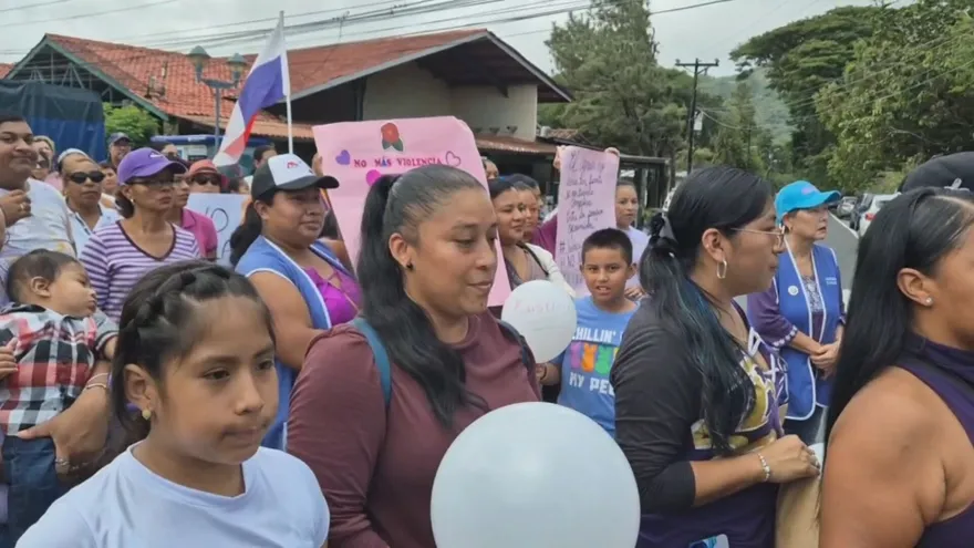 Coclesanos exigen usos de brazaletes como medida para proteger a las mujeres.