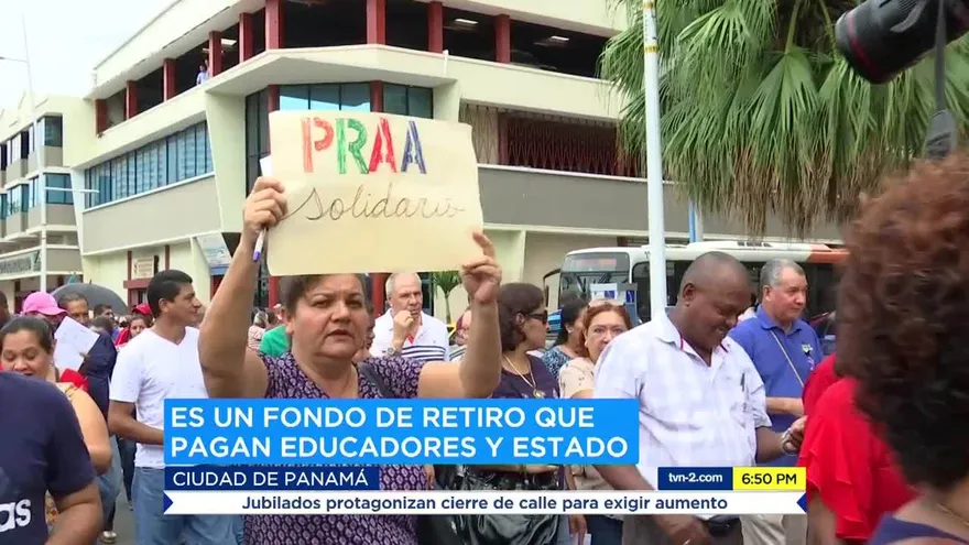 Docentes enfrentados por el PRAA
