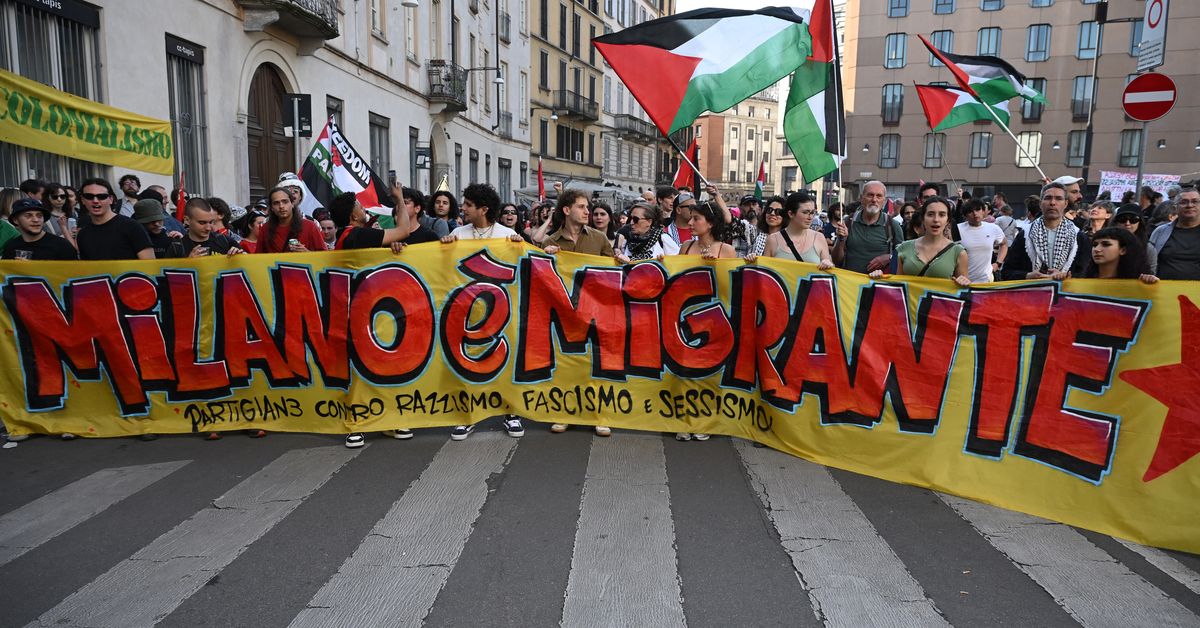 La extrema derecha europea protesta en Milán contra el 'tsunami' migratorio