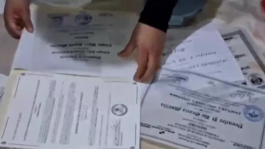 Operativo en investigación contra diplomas falsos.