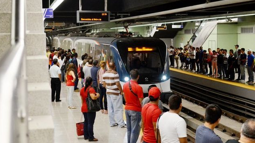 El Metro de Panamá comienza a operar moderadamente