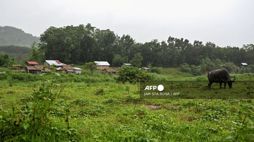 Desde hace generaciones, la tribu de los aetas vive en medio de praderas a un centenar de kilómetros de Manila, pero ahora se enfrenta a la amenaza de la expulsión debido a un proyecto de polo tecnológico impulsado por Estados Unidos.