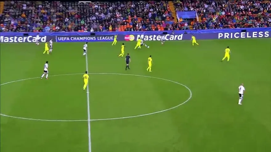 Con autogol de Mitrovic el Valencia logró victoria sobre Gent