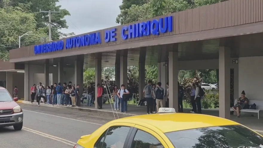 Docentes de la Unachi piden salida de vicerrectores y cuesti