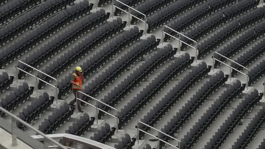El estadio de Los Ángeles se somete a un lavado de cara para el Mundial