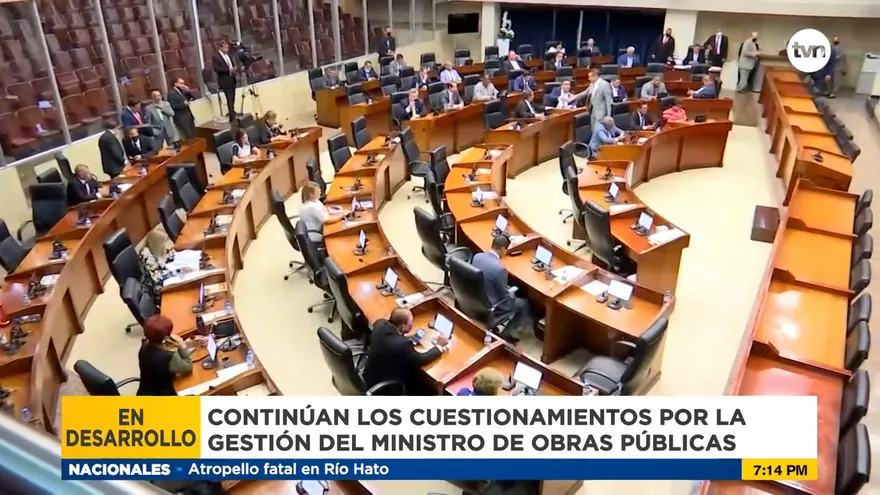 Cuestionan al ministro Sabonge