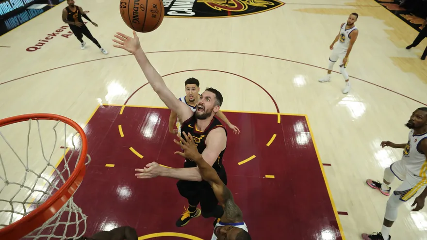 NBA espera que suspensión de temporada por coronavirus dure "al menos" 30 días