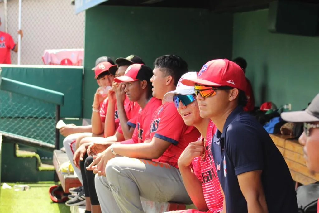 Jugadores del equipo de béisbol Sub-18 de Panamá