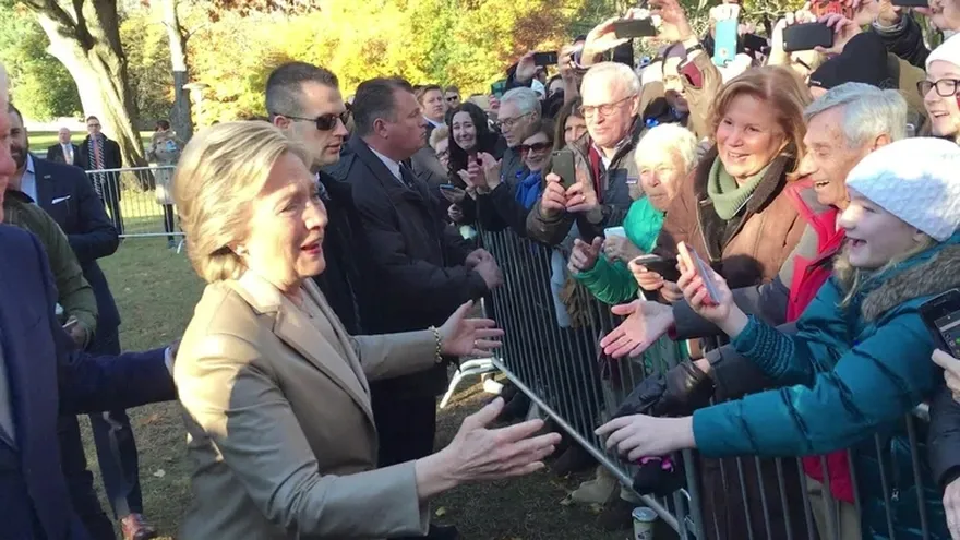 Clinton y Trump se disputan codo a codo la elección
