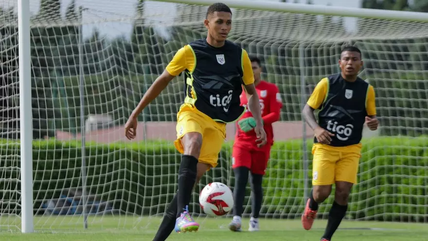 Entrenamiento de la selección sub 20 de Panamá en Francia