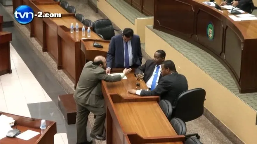 Solo 2 de 23 temas aprobados en sesiones extraordinarias