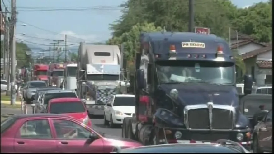 Camioneros de transporte de carga emplazan al Gobierno