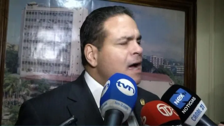 Opositores en alerta ante proyectos