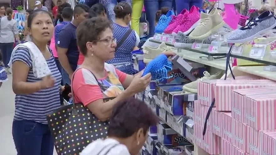 Las últimas compras navideñas