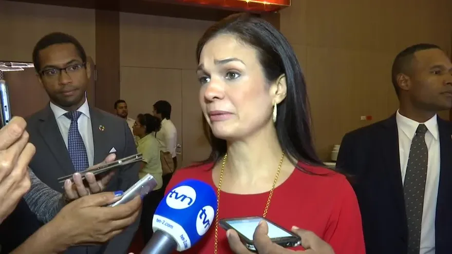 Vicepresidenta se distancia de caso de su hermano