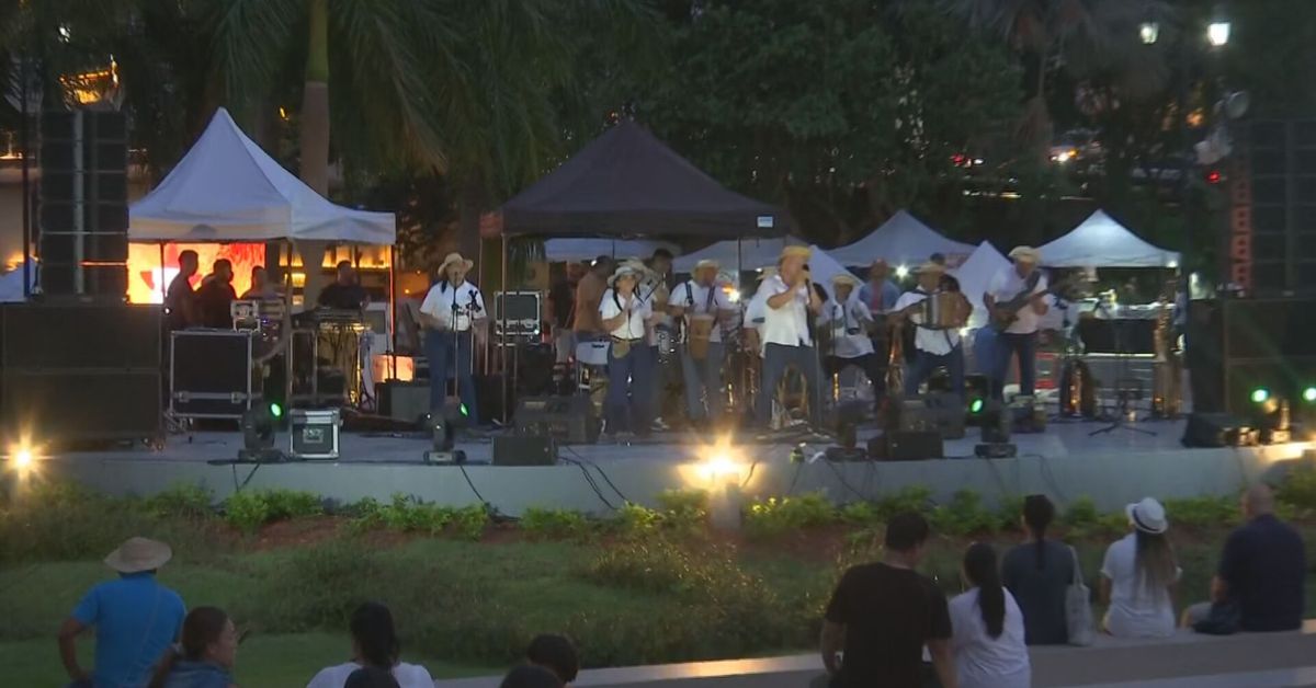 Panameños y extranjeros disfrutan de 'TipiPop al Parque' en el Casco Antiguo