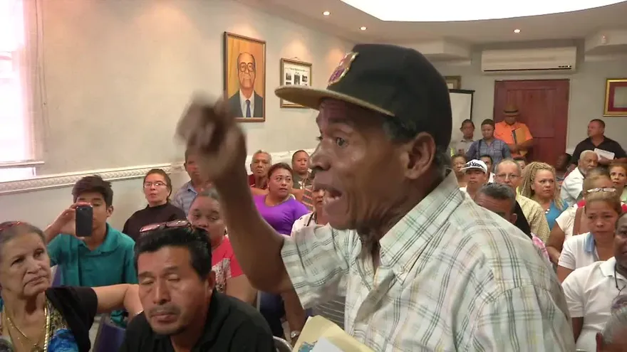 Buhoneros se rehúsan a abandonar Calidonia