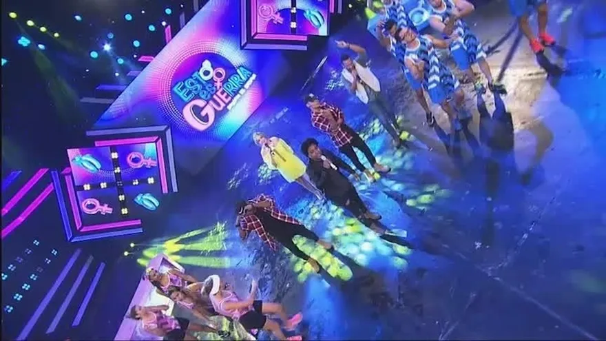 ¡Presentación de Robinho junto a las Curvas y los Machos!