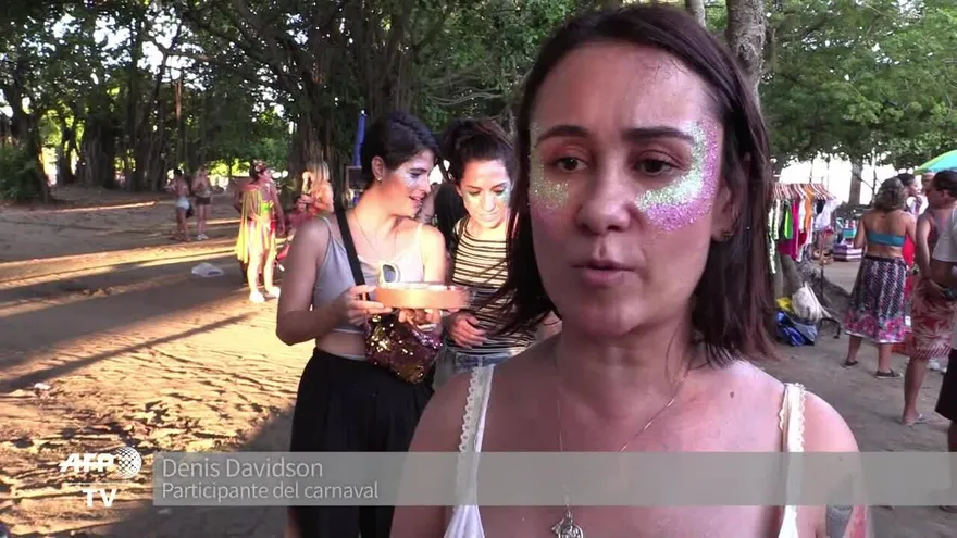 Purpurina biodegradable, tendencia que crece en carnaval de Rio