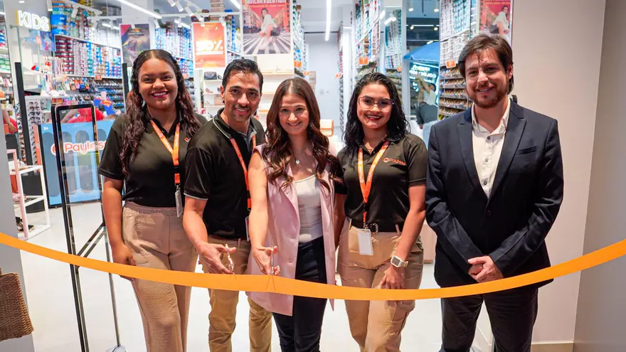 Reapertura de Payless en Multiplaza