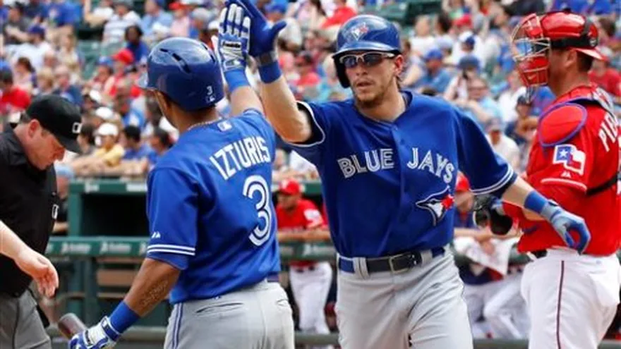 Jonrones de Lind y Rasmus dan triunfo a Toronto