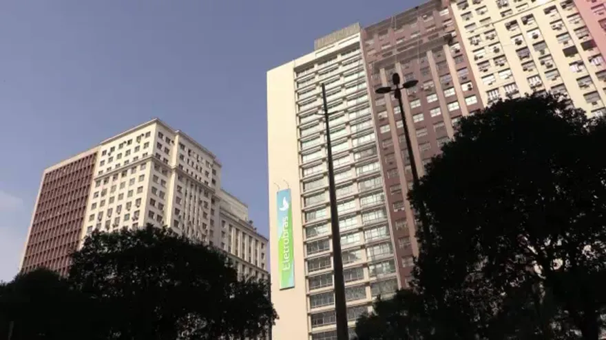 Suben acciones de Eletrobras tras anuncio de privatización