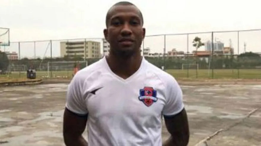 El futbolista brasileño es el primer atleta hospitalizado por coronavirus