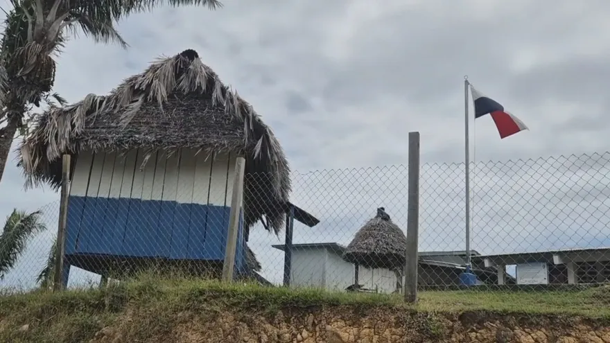 Escuela en Changuinola opera entre ranchos y terreno inestable