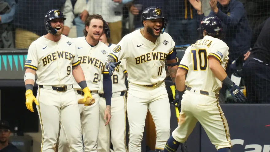 Jugadores de los Cerveceros celebran