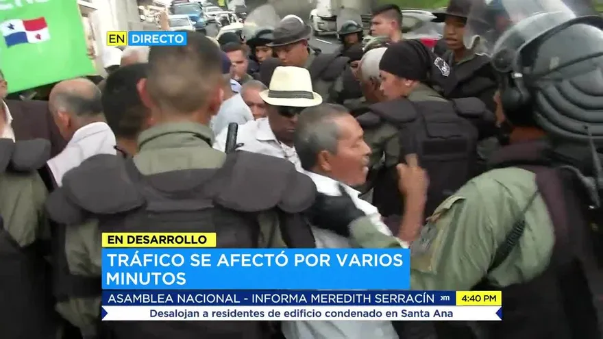Jubilados protestan en la Avenida de los Mártires