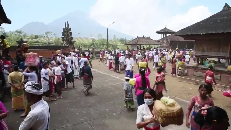 Ultiman plan para desviar aviones ante la posible erupción del volcán en Bali