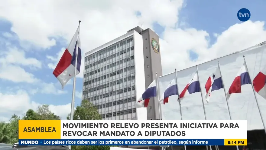 Presentan iniciativa ciudadana para revocatoria de mandato a diputados