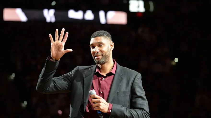 Tim Duncan durante el homenaje que recibió en San Antonio